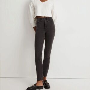 Madewell Stovepipe Jeans in Banberry Wash: Raw Hem Edition size 25